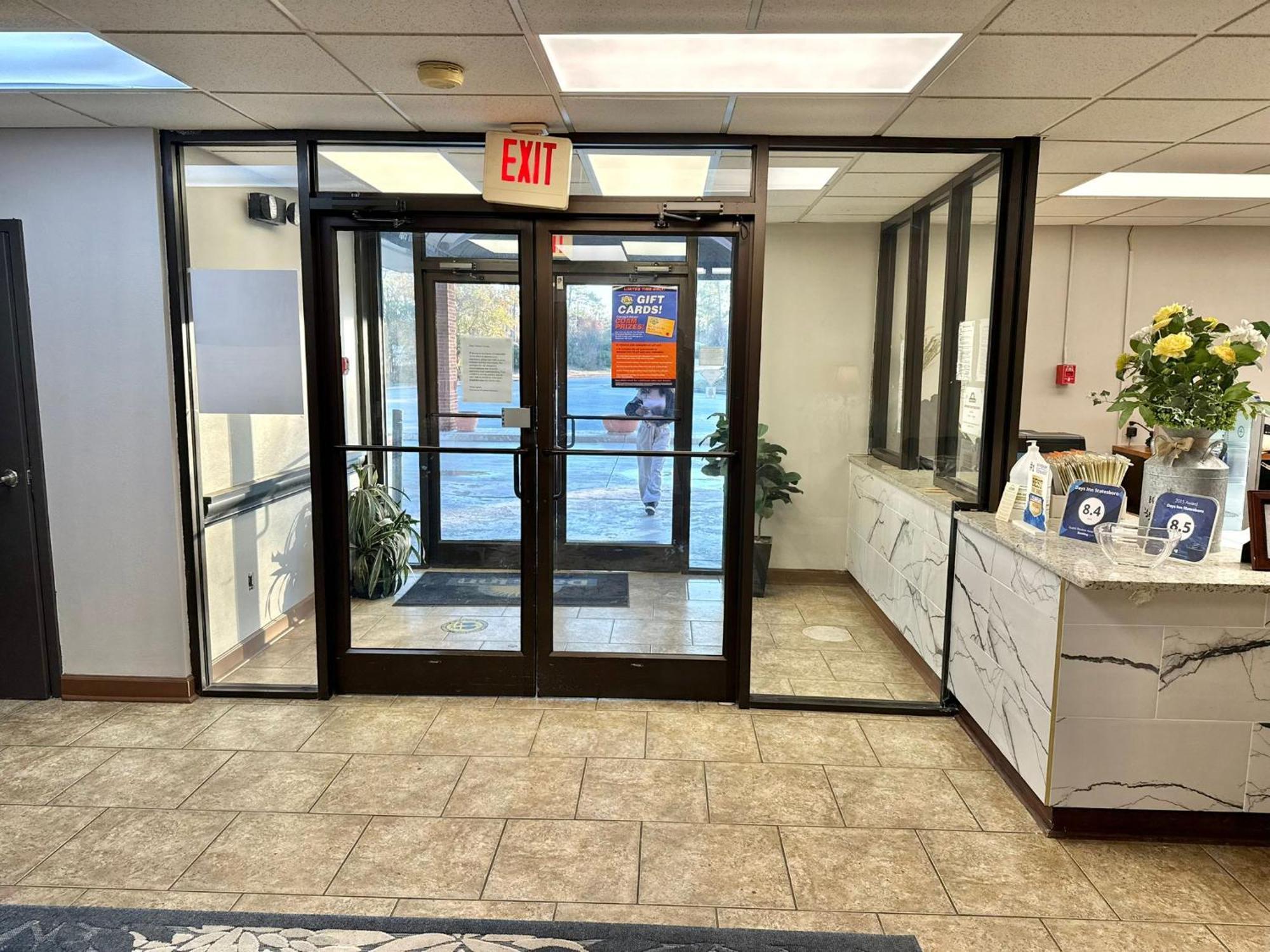 Days Inn By Wyndham Statesboro Exteriör bild