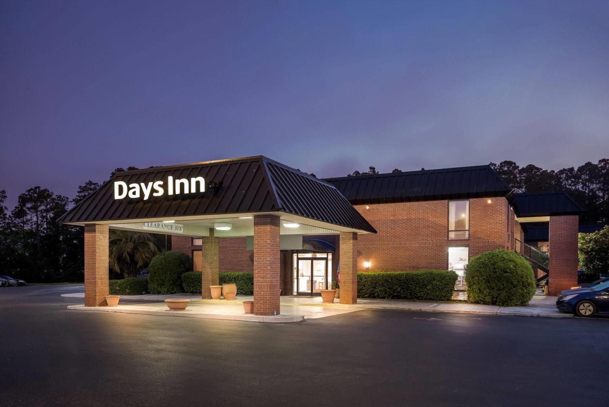 Days Inn By Wyndham Statesboro Exteriör bild