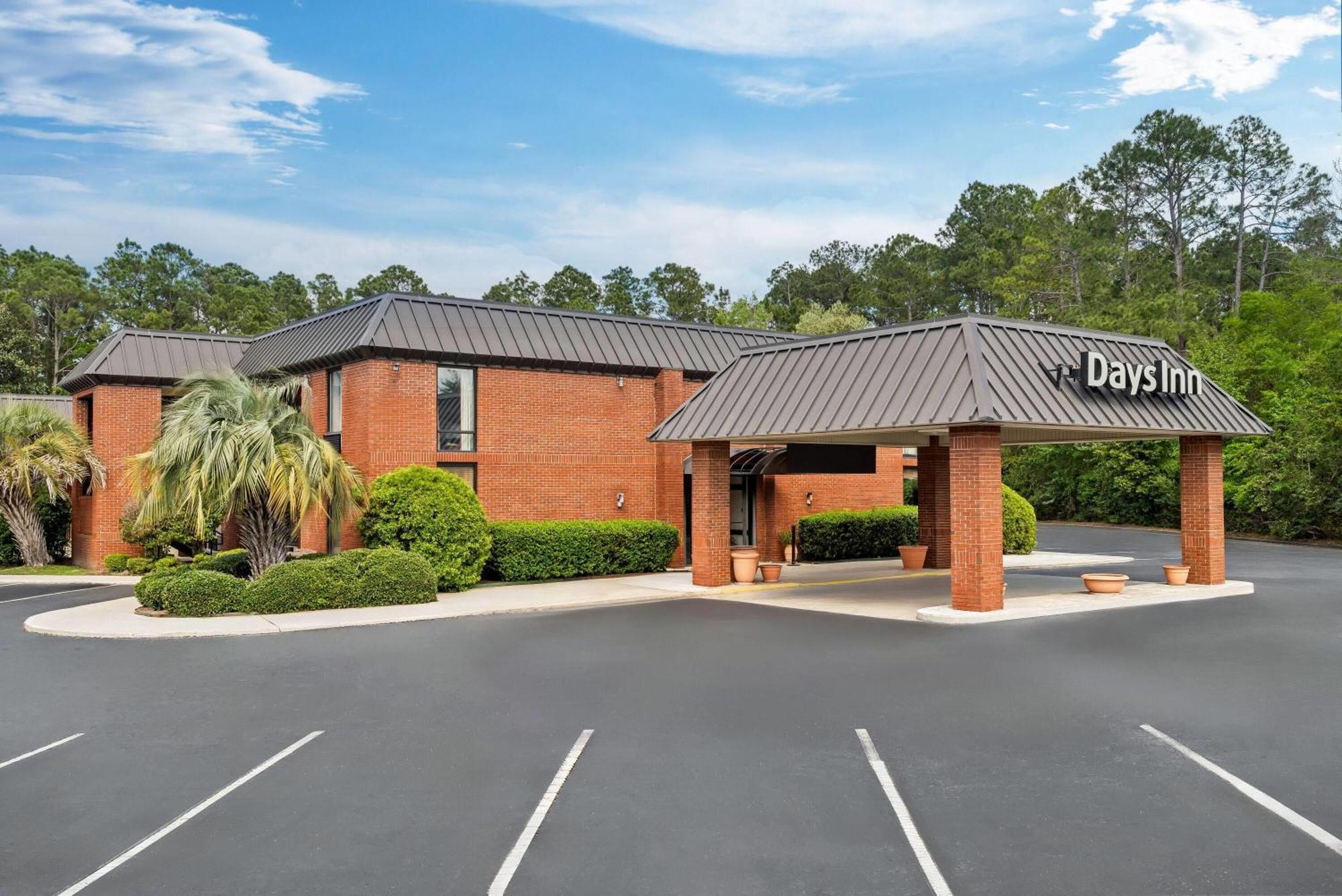 Days Inn By Wyndham Statesboro Exteriör bild