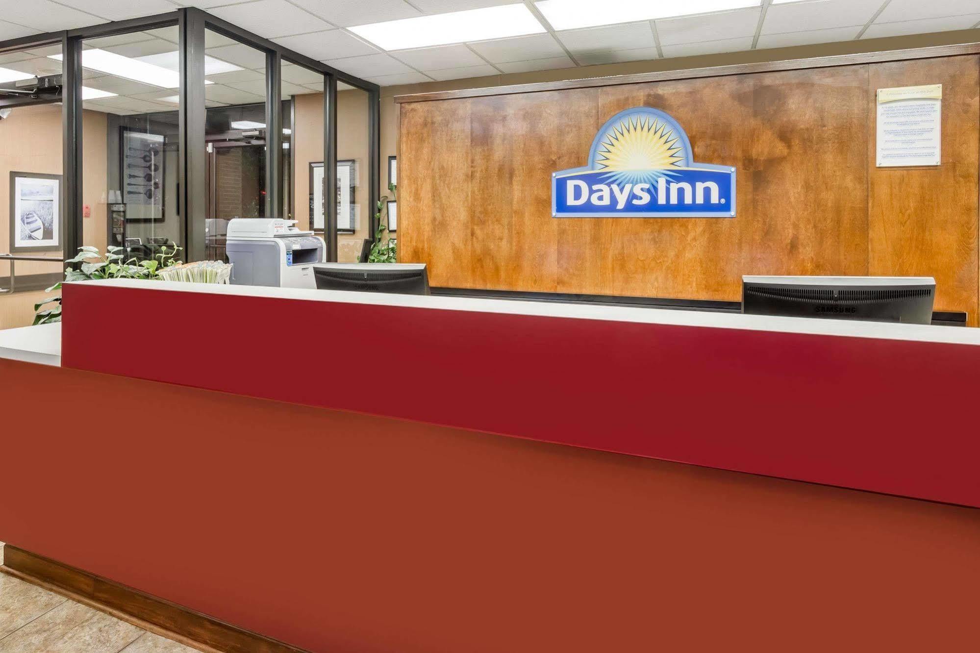 Days Inn By Wyndham Statesboro Exteriör bild