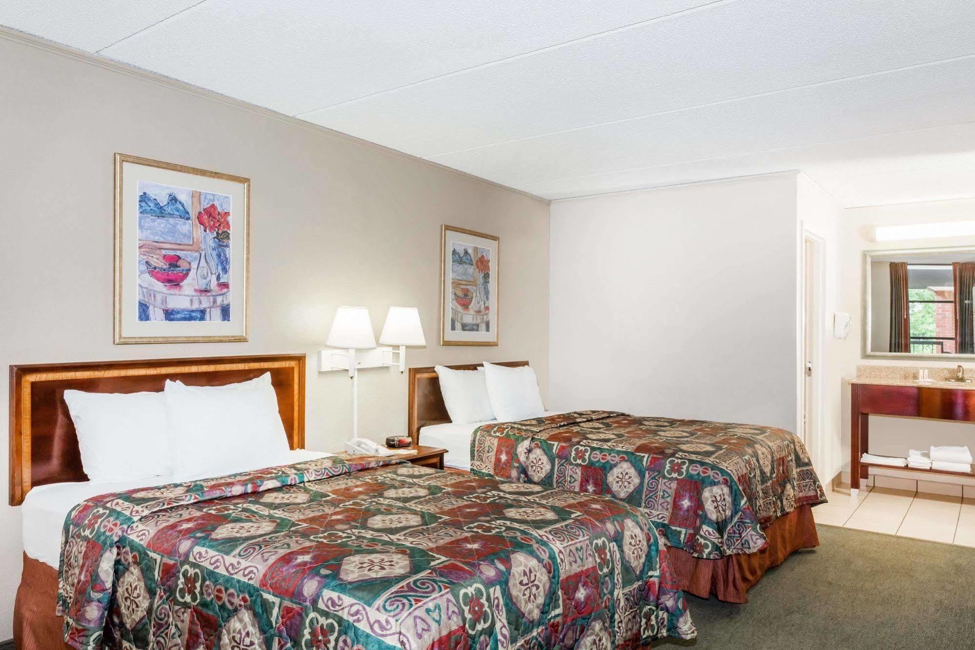 Days Inn By Wyndham Statesboro Exteriör bild